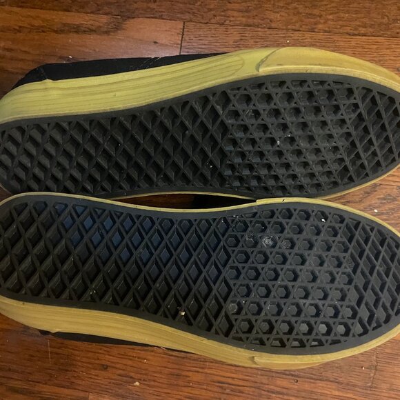 Vans x Harry Potter Sneakers - Gold & Black Sneakers - Golden Snitch - Old Skool - Picture 6 of 6